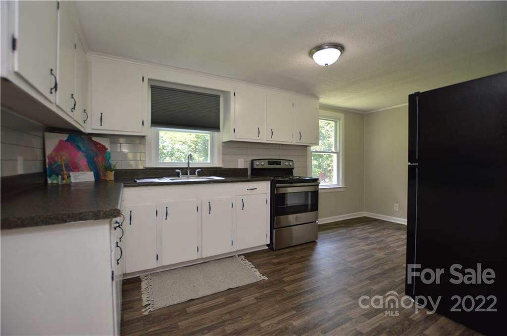 7023 Pear Tree Road Charlotte, NC 28216 - Photo 3 of 13 Gallery Image 3