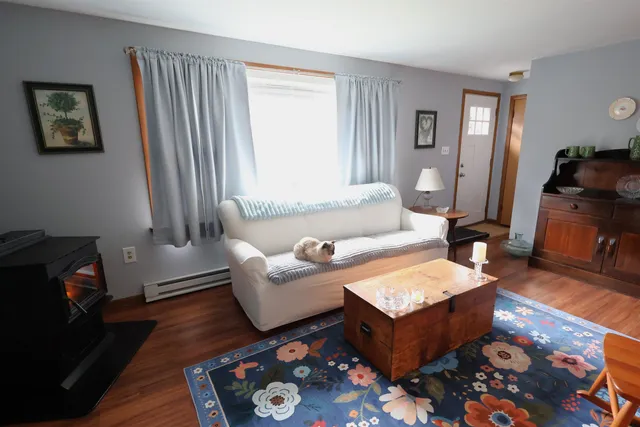 $374,900 | 113 Hanover Street, Hartford, VT 05001