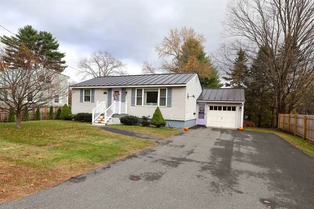 $374,900 | 113 Hanover Street, Hartford, VT 05001