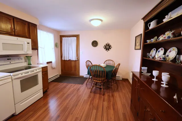 $374,900 | 113 Hanover Street, Hartford, VT 05001