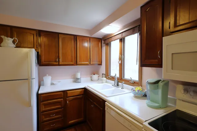 $374,900 | 113 Hanover Street, Hartford, VT 05001