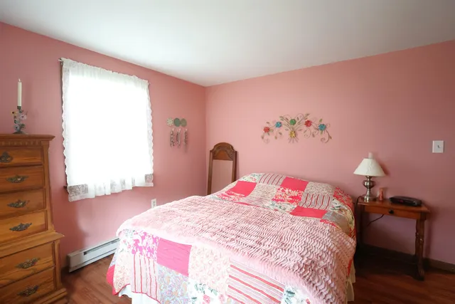 $374,900 | 113 Hanover Street, Hartford, VT 05001