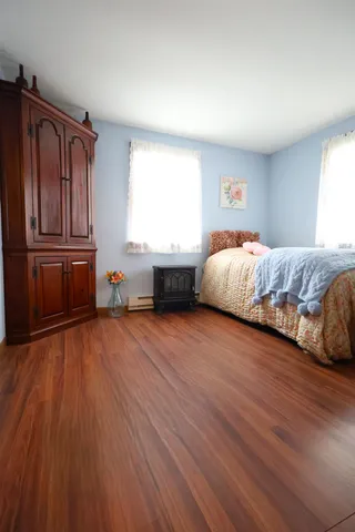 $374,900 | 113 Hanover Street, Hartford, VT 05001