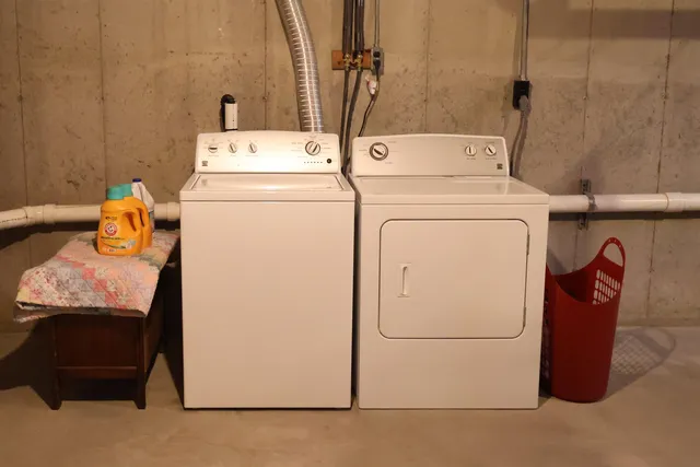 $374,900 | 113 Hanover Street, Hartford, VT 05001