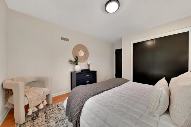 $499,900 | 10039 North Sunnycrest Drive, Mequon, WI 53092