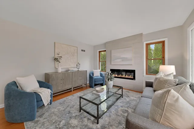 $499,900 | 10039 North Sunnycrest Drive, Mequon, WI 53092