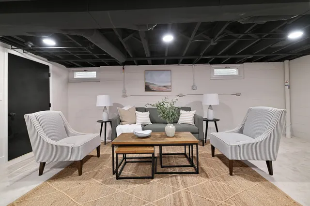 $499,900 | 10039 North Sunnycrest Drive, Mequon, WI 53092