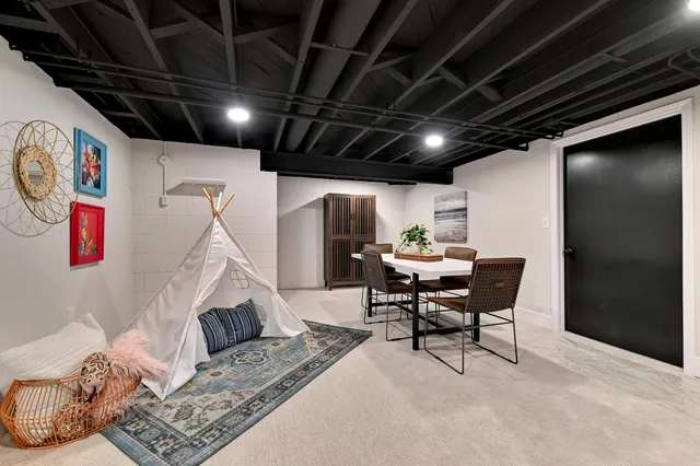 $499,900 | 10039 North Sunnycrest Drive, Mequon, WI 53092