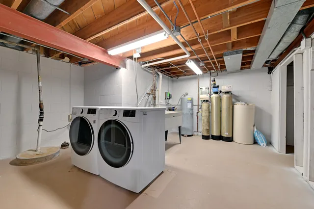 $499,900 | 10039 North Sunnycrest Drive, Mequon, WI 53092