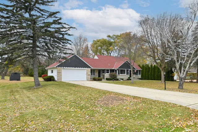 $499,900 | 10039 North Sunnycrest Drive, Mequon, WI 53092