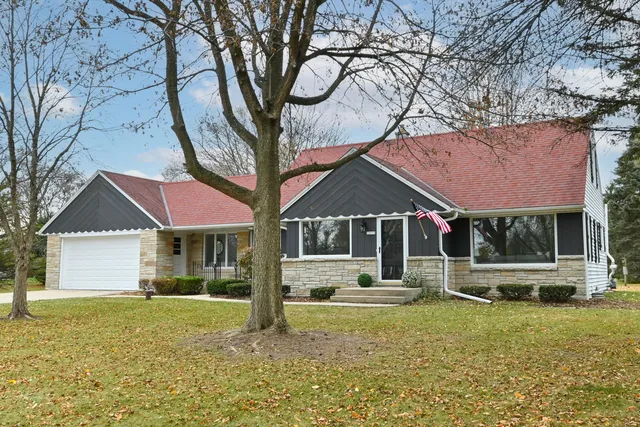 $499,900 | 10039 North Sunnycrest Drive, Mequon, WI 53092