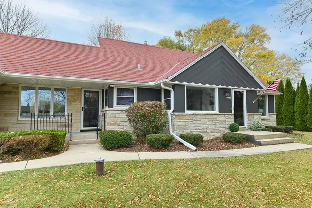 $499,900 | 10039 North Sunnycrest Drive, Mequon, WI 53092