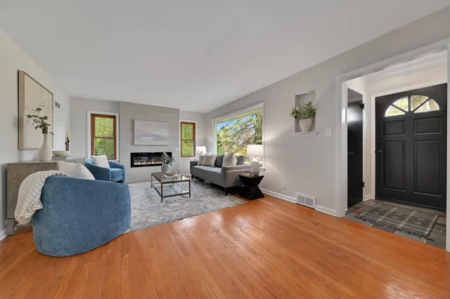 $499,900 | 10039 North Sunnycrest Drive, Mequon, WI 53092