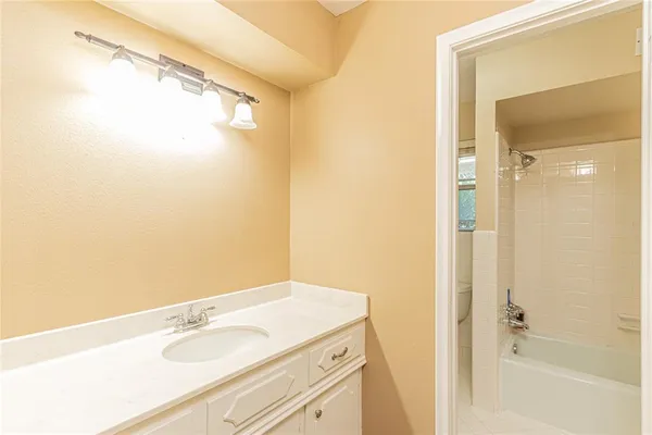 $3,950 | 4278 Royal Ridge Drive, Dallas, TX 75229