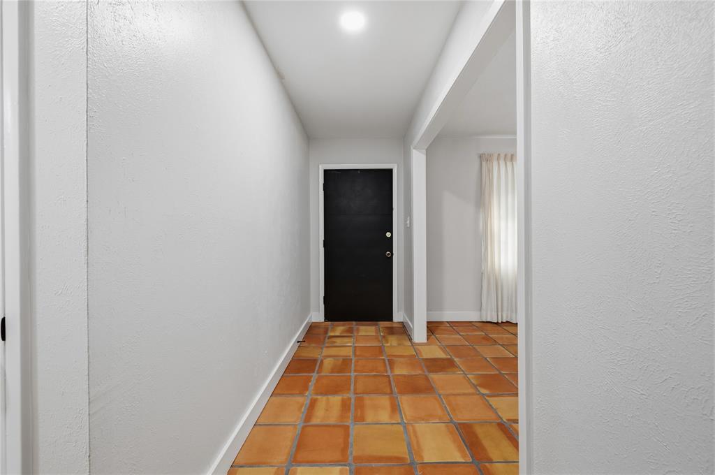 6920 Valhalla Road Fort Worth, TX 76116 - Photo 5 of 27 Gallery Image 5