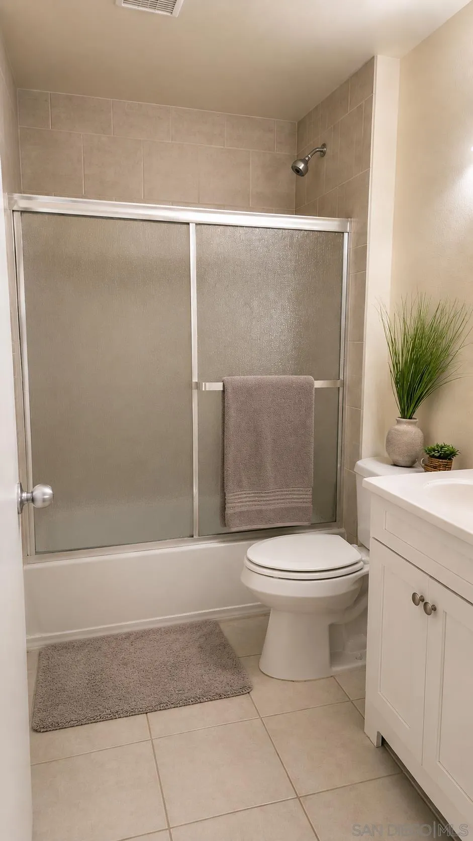 6390 Rancho Mission Road, Unit 210 San Diego, CA 92108 - Photo 7 of 11 Bathroom