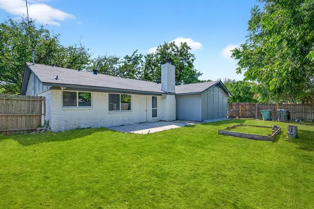 $1,800 | 1401 La Salle Drive, Sherman, TX 75090