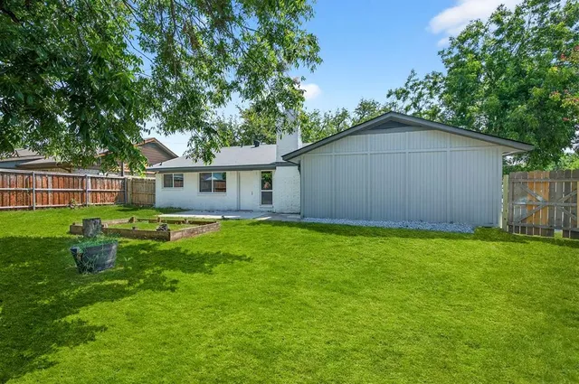 $1,800 | 1401 La Salle Drive, Sherman, TX 75090