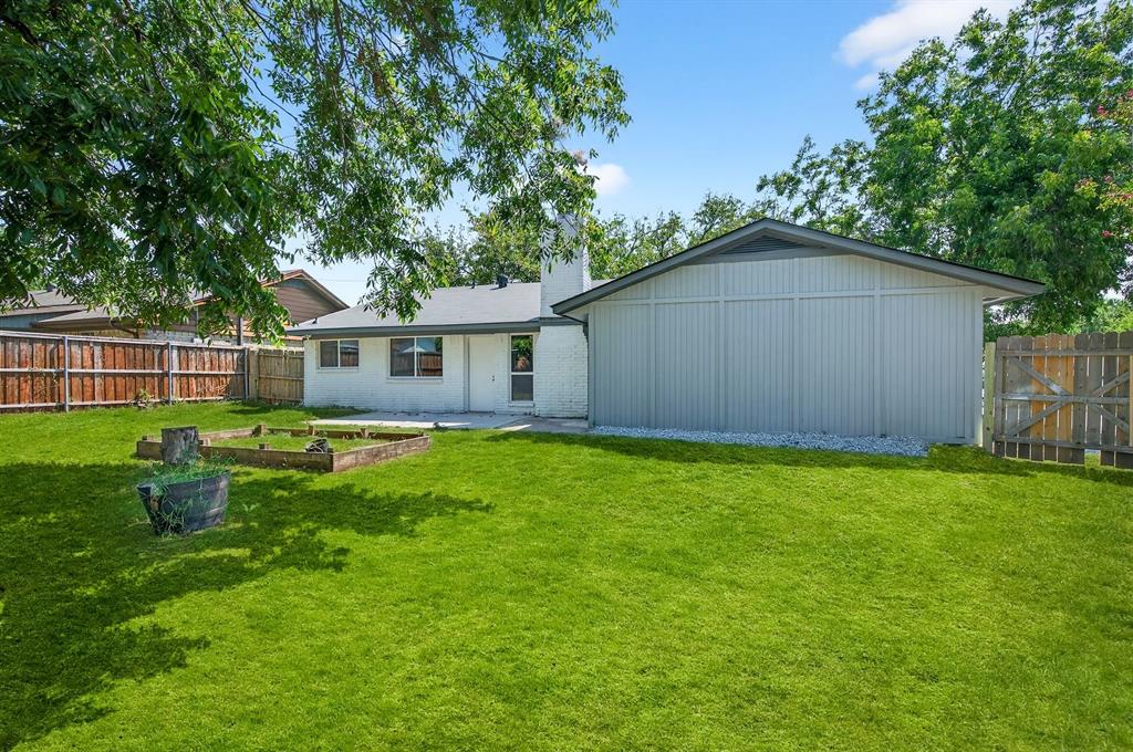1401 La Salle Drive Sherman, TX 75090 - Photo 24 of 24 a front view of house with yard and green space