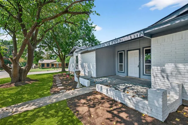 $1,800 | 1401 La Salle Drive, Sherman, TX 75090