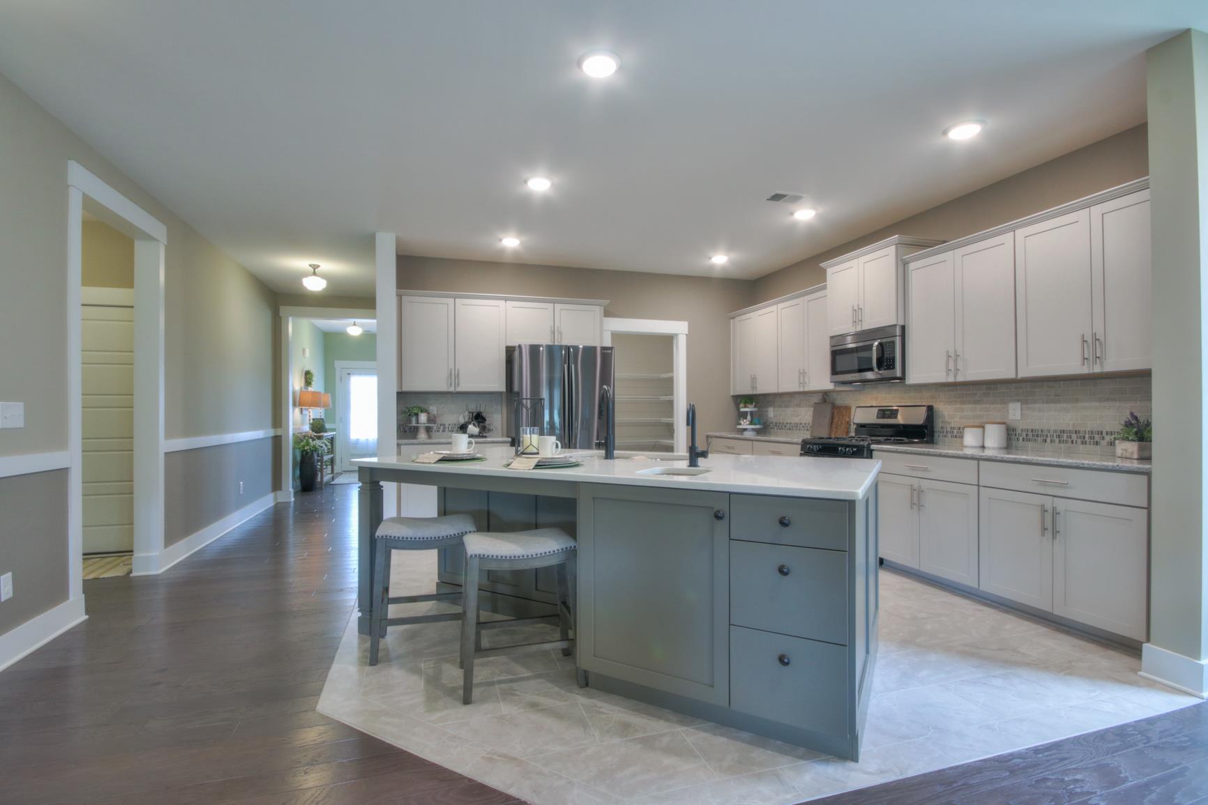 6419 Birchtree Drive Murfreesboro, TN 37128 - Photo 5 of 19 Extra seating area at the island.