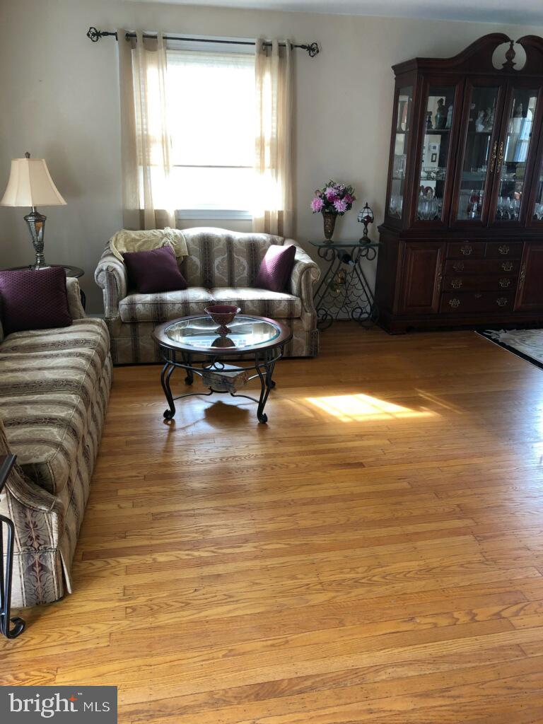 229 Signal Road Drexel Hill, PA 19026 - Photo 2 of 31