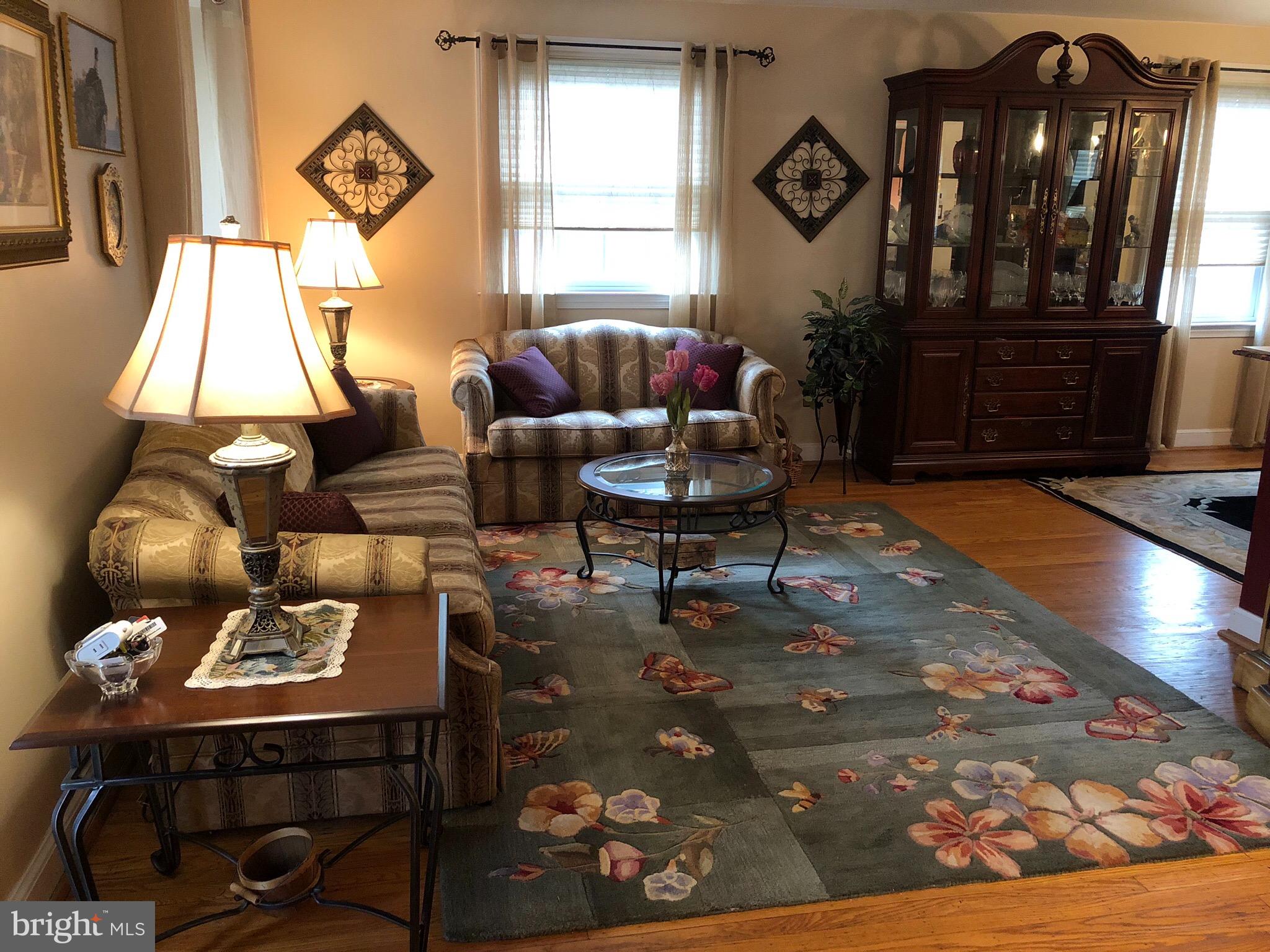 229 Signal Road Drexel Hill, PA 19026 - Photo 3 of 31 Living Room
