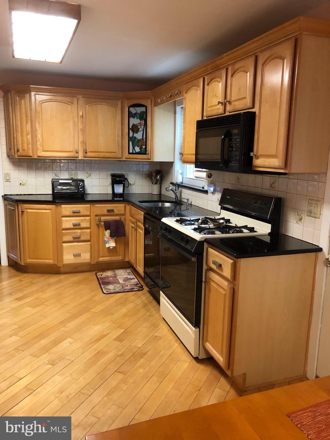 229 Signal Road Drexel Hill, PA 19026 - Photo 6 of 31 Kitchen