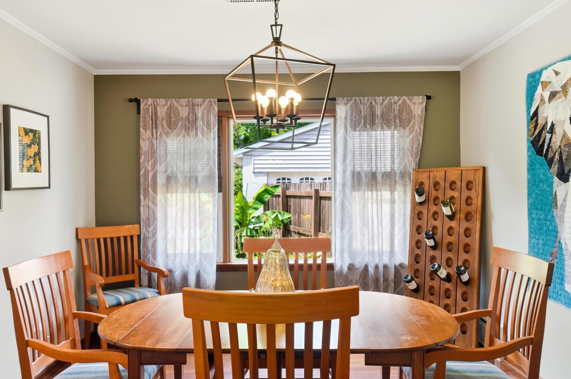 622 East Beaumont Road Columbus, OH 43214 - Photo 15 of 56 Dining Room View to Backyard