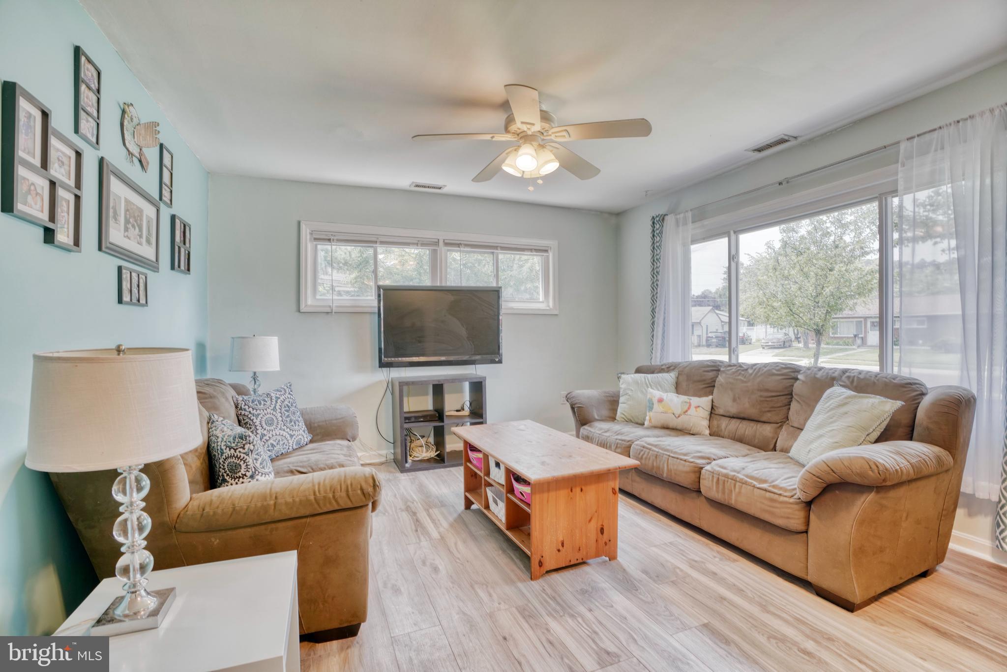 8705 Stockwell Road Baltimore, MD 21234 - Photo 3 of 34 Bright Living Room
