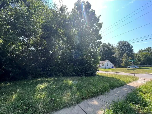 $5,000 | 13019 5th Street, Grandview, MO 64030