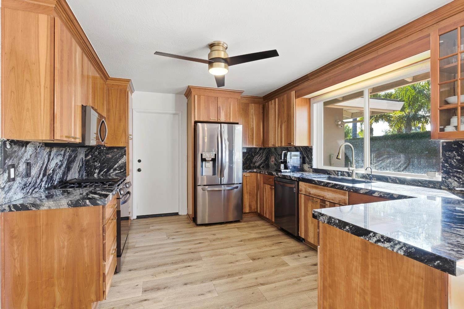 16227 Spring Creek Drive Ripon, CA 95366 - Photo 12 of 39