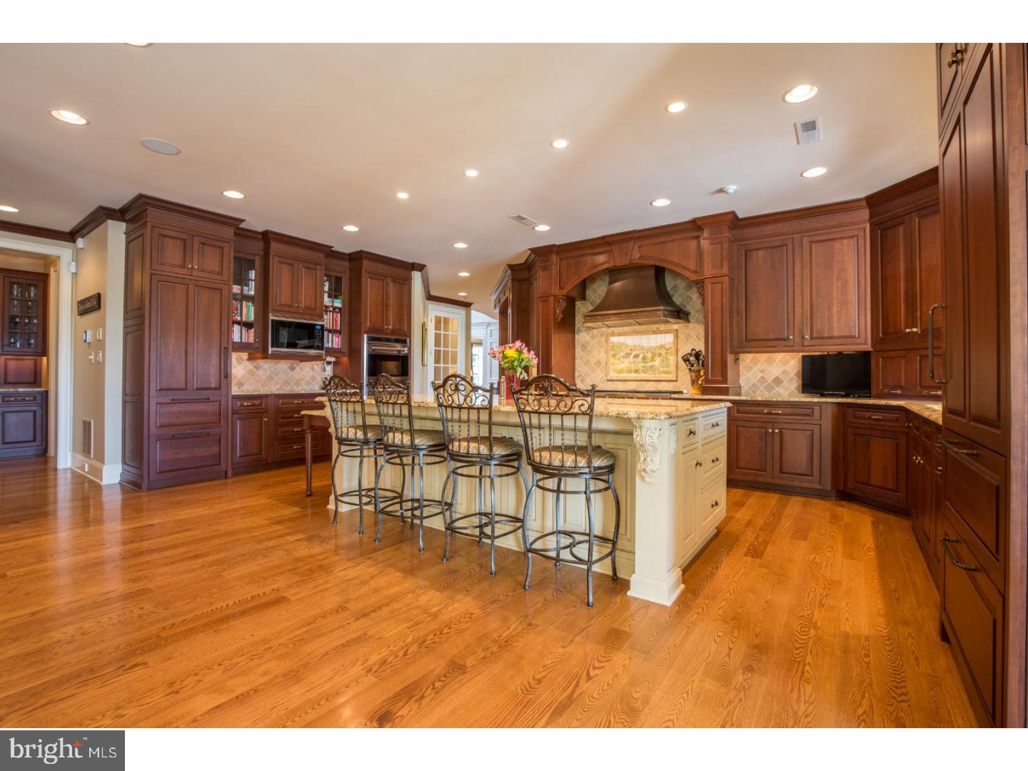 17 Stonebridge Crossing Road Newtown, PA 18940 - Photo 10 of 25 Kitchen