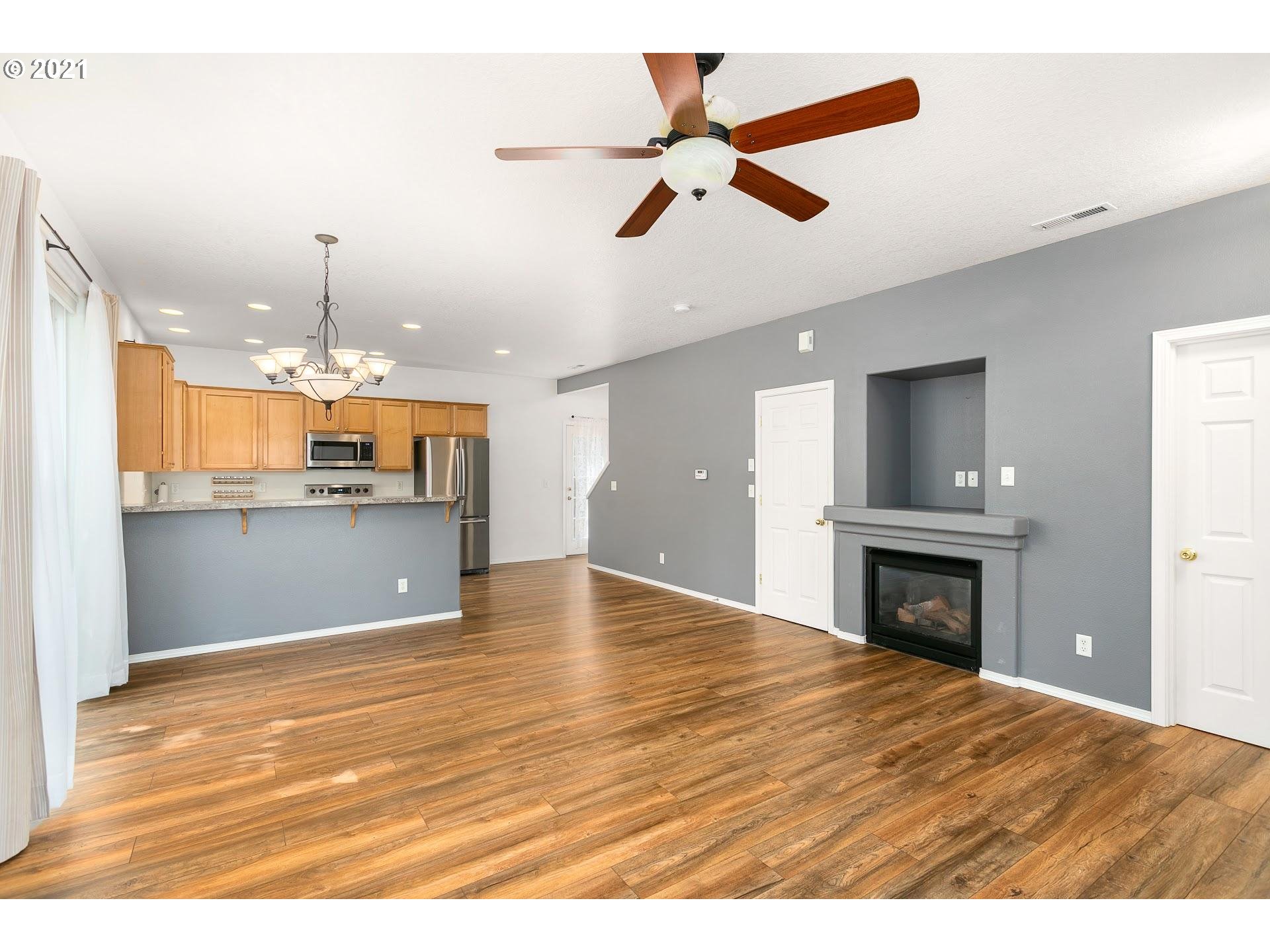 18220 Southwest Strathmoor Street Beaverton, OR 97007 - Photo 3 of 24 Gallery Image 3