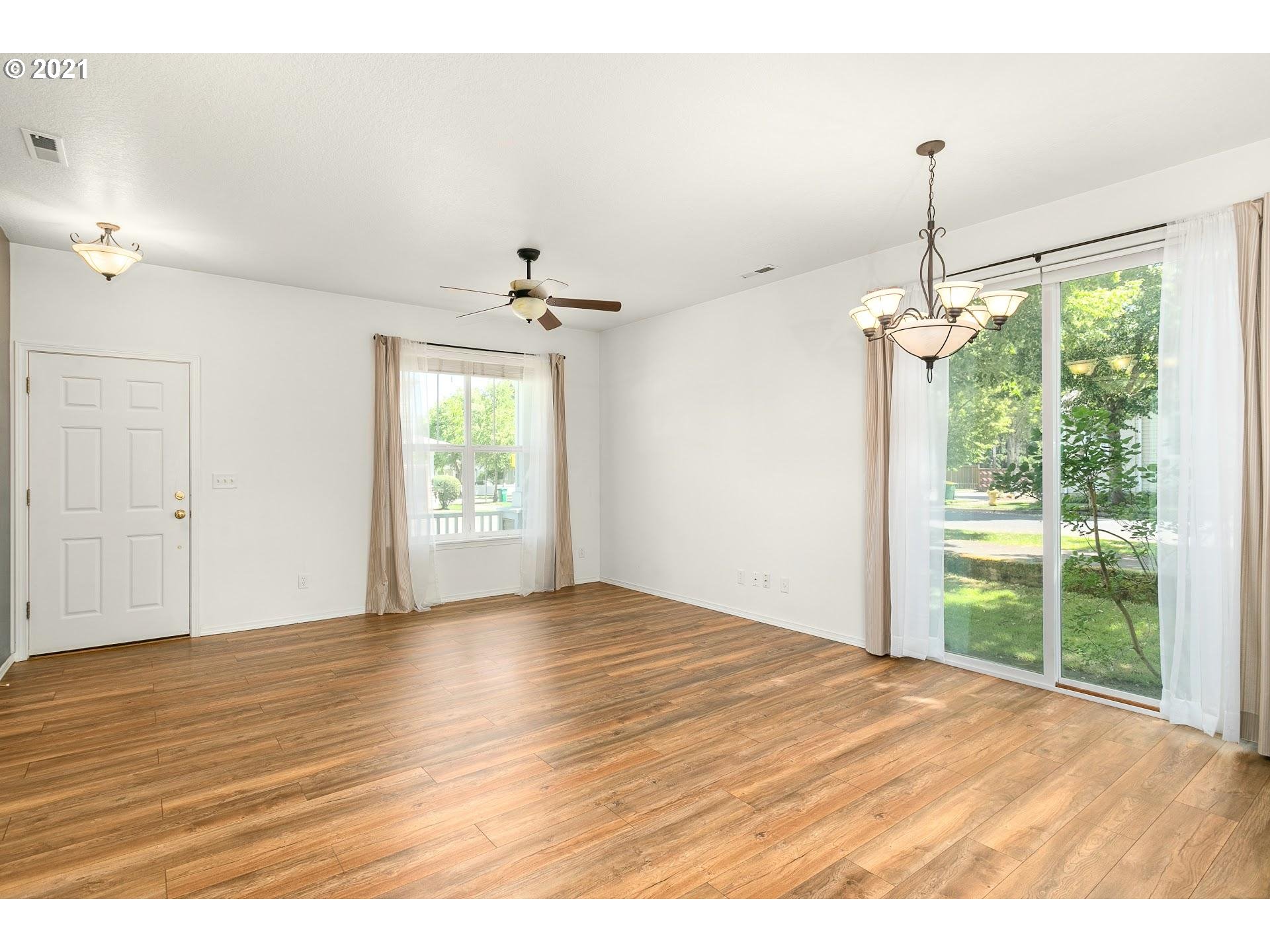18220 Southwest Strathmoor Street Beaverton, OR 97007 - Photo 5 of 24 Gallery Image 5