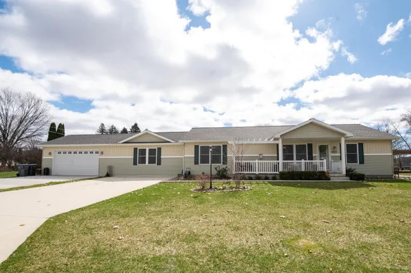 $499,900 | 50306 Pleasant Street, Dowagiac, MI 49047