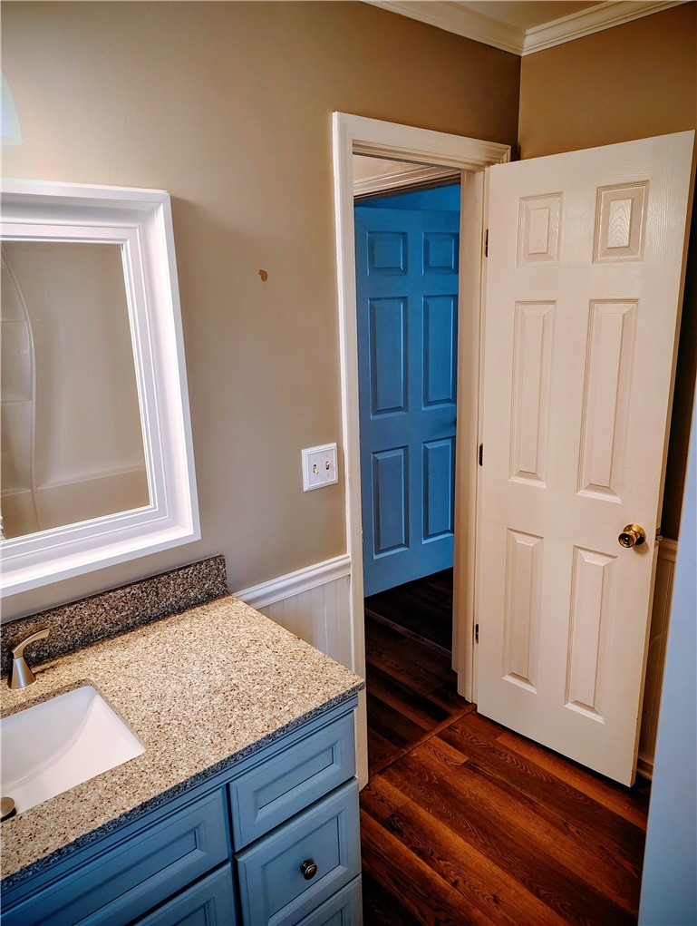 1809 Busby Road Anderson, SC 29626 - Photo 11 of 43 This bathroom features a contemporary vanity and durable flooring.