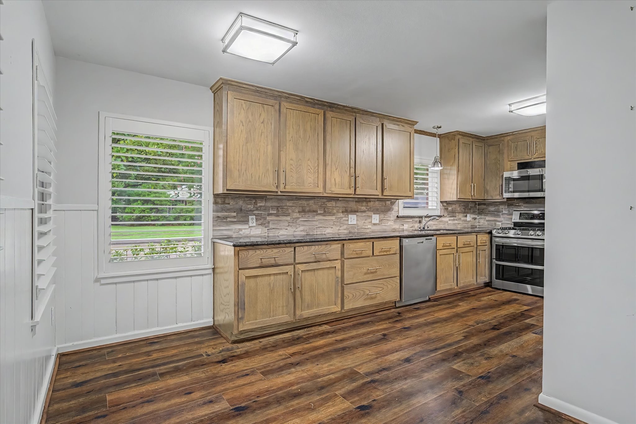 2123 Ridgecrest Drive Houston, TX 77055 - Photo 21 of 44