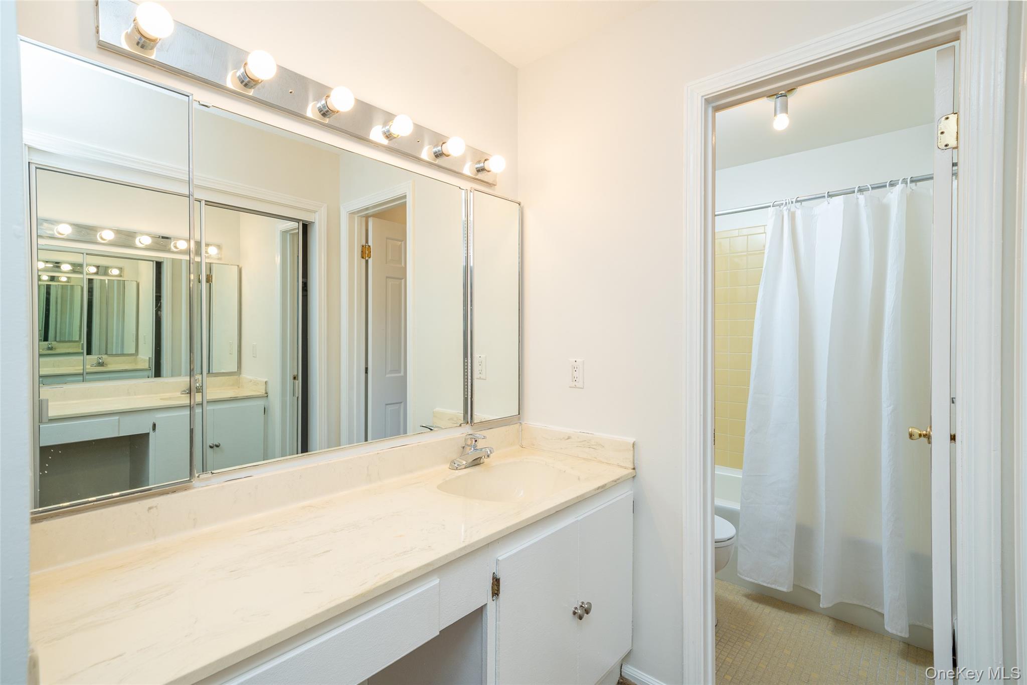 10 Grove Mews Chappaqua, NY 10514 - Photo 11 of 22