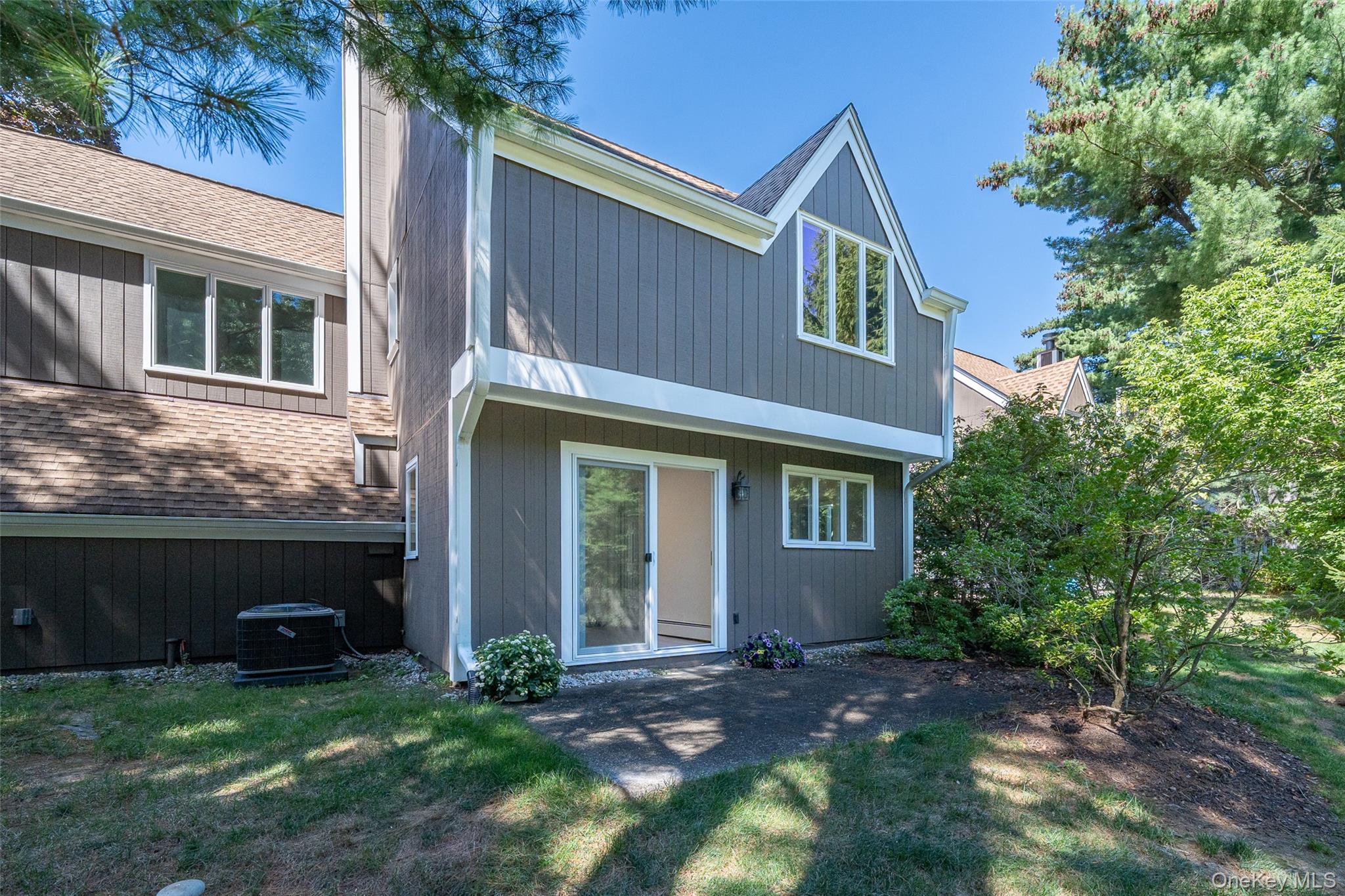 10 Grove Mews Chappaqua, NY 10514 - Photo 15 of 22