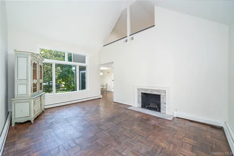 $669,000 | 10 Grove Mews, Chappaqua, NY 10514