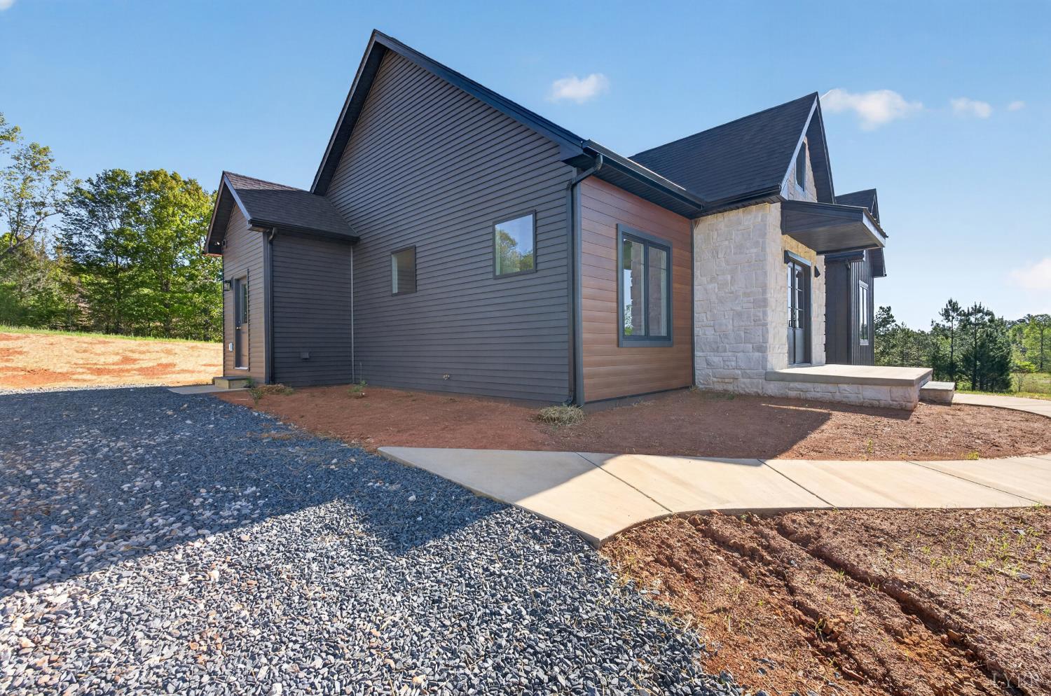 9041 Stonewall Road Appomattox, VA 24522 - Photo 2 of 48
