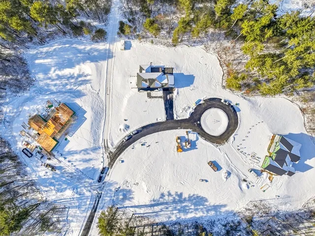 $1,500,000 | 6 Sawmill Brook Lane, Upton, MA 01568