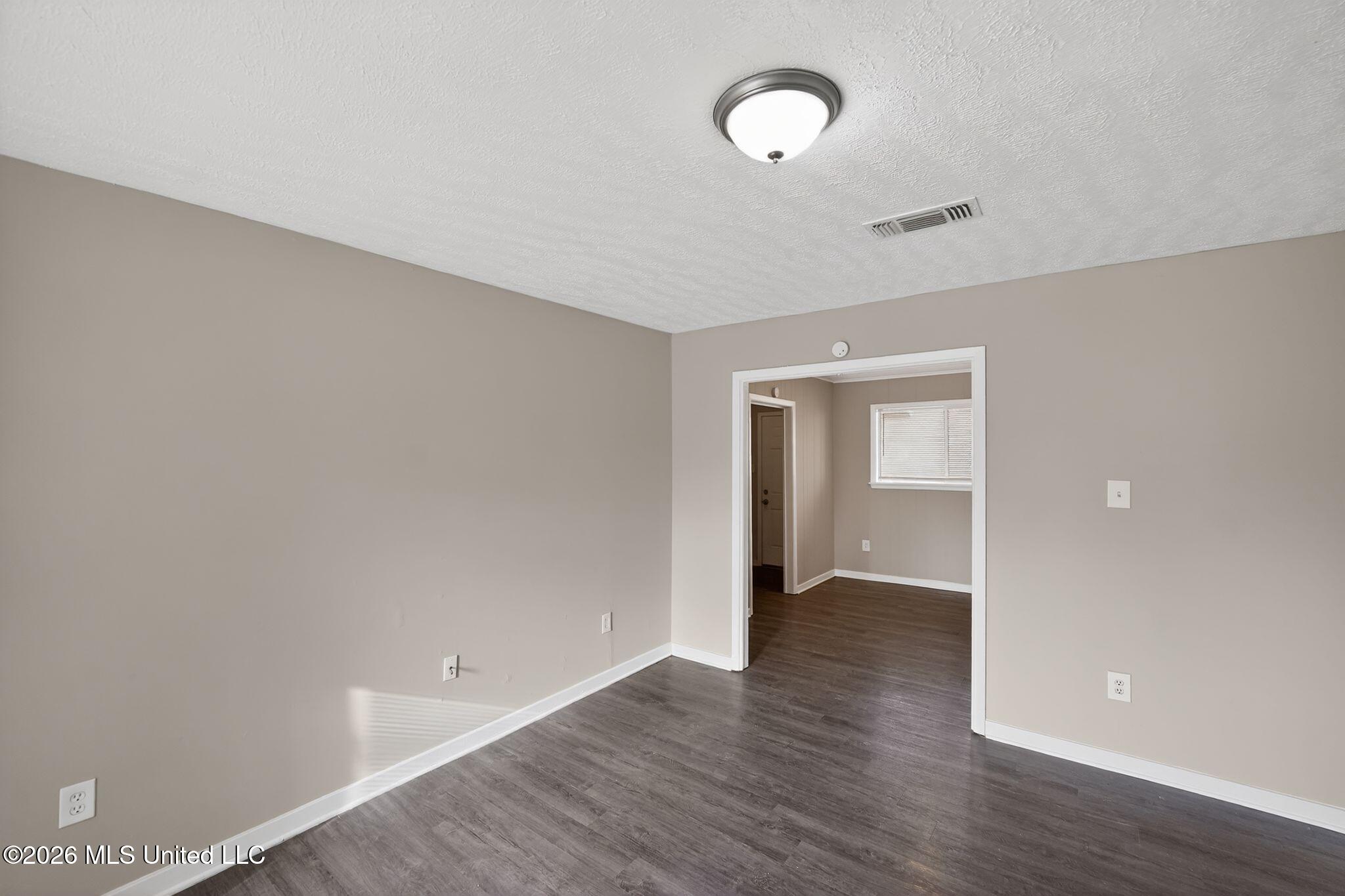117 James Monroe Place Jackson, MS 39213 - Photo 11 of 32 11_117_James_Monroe_Pl_Jackson_MS_39213-