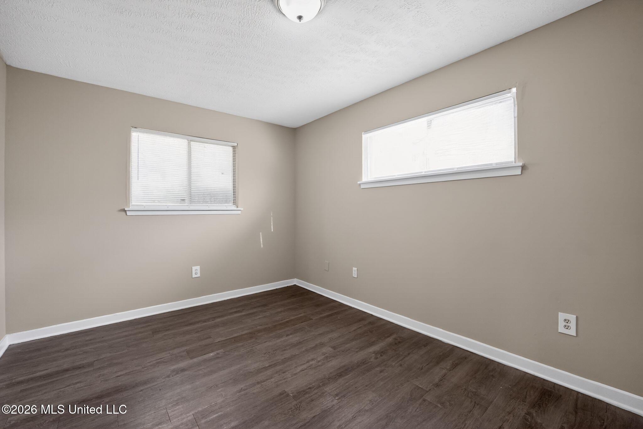 117 James Monroe Place Jackson, MS 39213 - Photo 9 of 32 09_117_James_Monroe_Pl_Jackson_MS_39213-