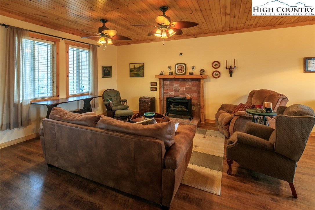 3269 Powder Horn Mountain Road Deep Gap, NC 28618 - Photo 8 of 50 Gallery Image 8