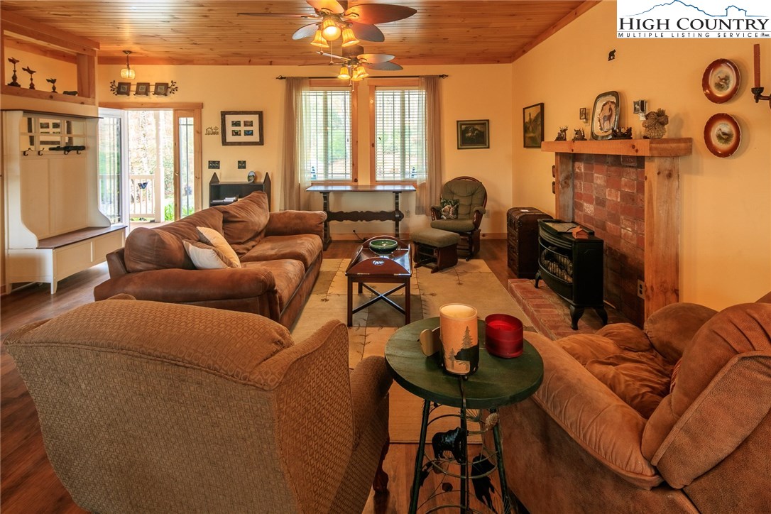 3269 Powder Horn Mountain Road Deep Gap, NC 28618 - Photo 9 of 50 Gallery Image 9
