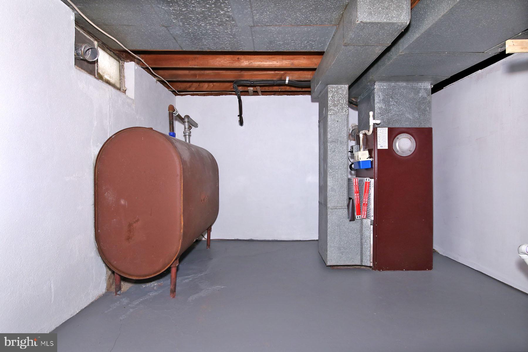 1011 State Drive Lebanon, PA 17042 - Photo 32 of 34 a view of a garage