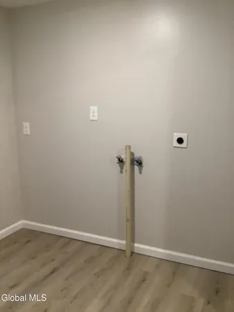 $1,950 | 535 Congress Street, Unit 2, Troy, NY 12180