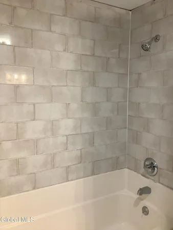 $1,950 | 535 Congress Street, Unit 2, Troy, NY 12180